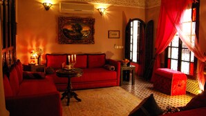 Unclassified image, 5 of 46, button - Riad Ibn Battouta (Fes)