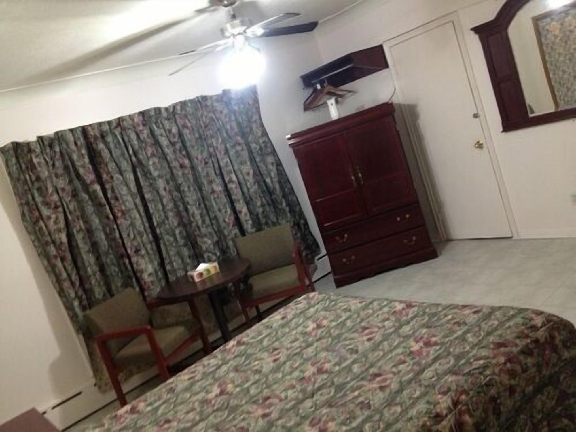 Desk, iron/ironing board, free WiFi