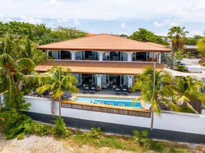 Front of property - Atlantis Beach House (Willemstad)