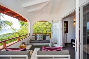 Two-Bedroom Oceanfront Penthouse Suite | Blick vom Balkon