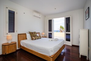 Colonial Three-bedroom Oceanfront Villa | 1 bedroom, individually decorated, individually furnished - Atlantis Beach House (Willemstad)