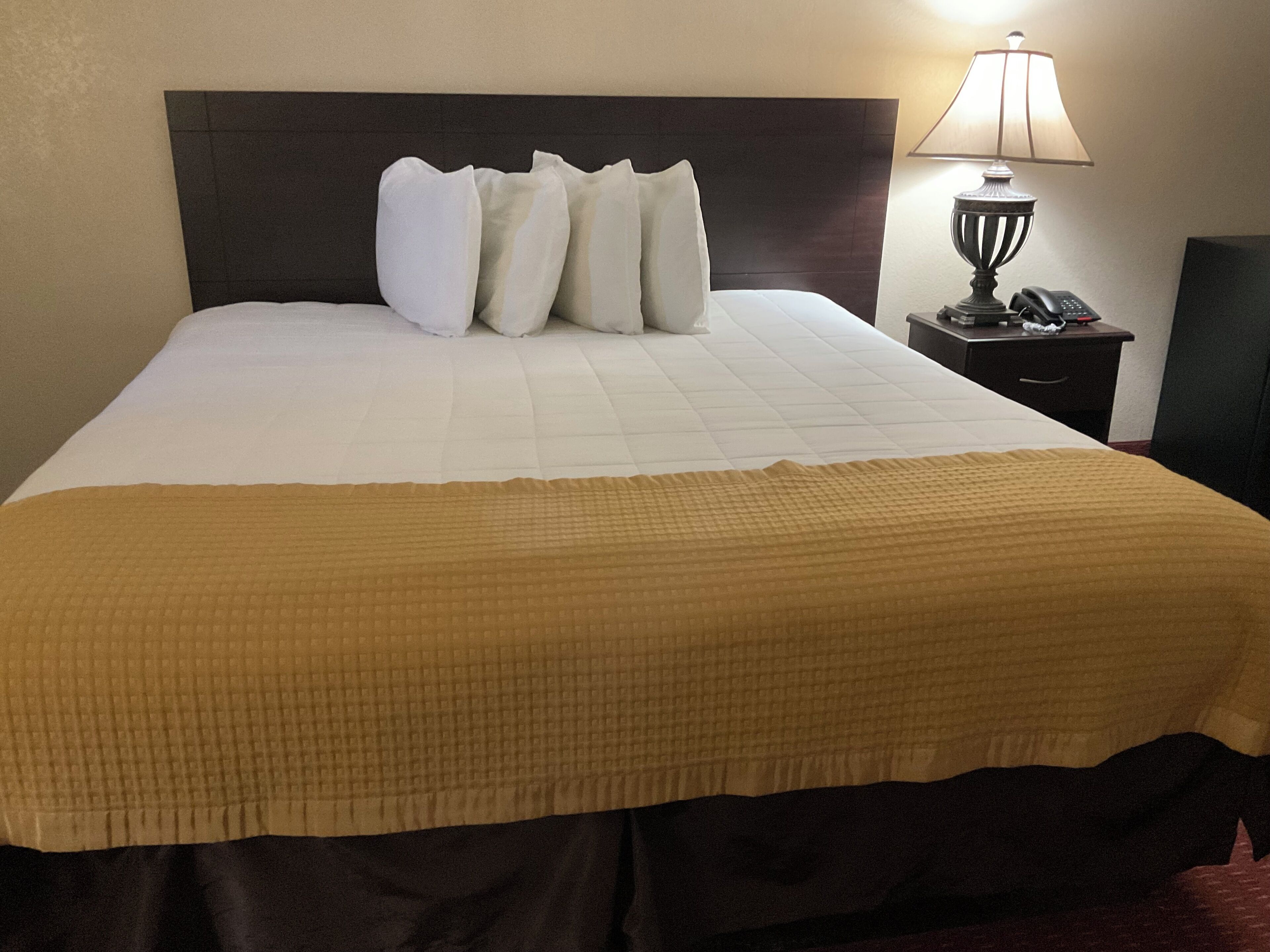 Suite | Premium bedding, individually decorated, individually furnished, desk