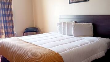 Suite | Premium bedding, individually decorated, individually furnished, desk