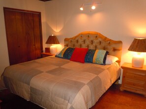 Casa geminada premier, várias camas | Individualmente decorados, individualmente mobiliados, roupa de cama