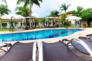 Indoor pool, 2 outdoor pools - La Dolce Villa (Avare)