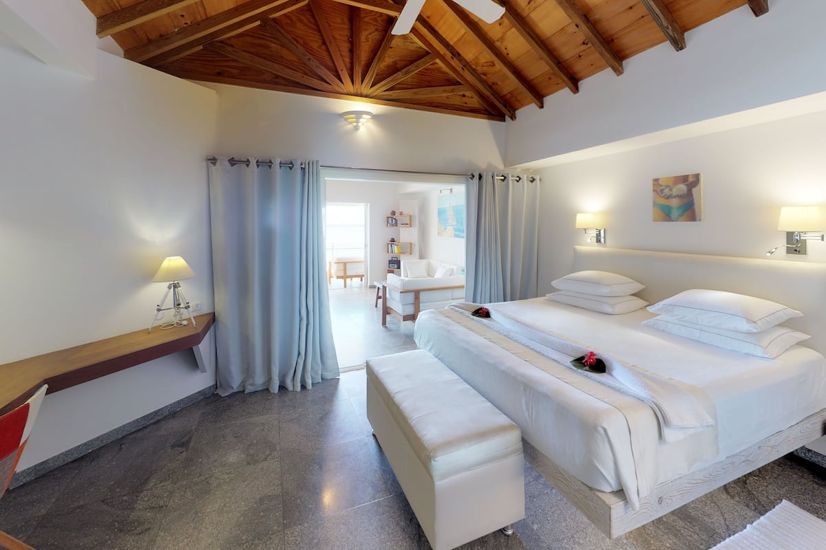 panoramic suite, 1 bedroom, sea view (marine) | egyptian cotton sheets, premium bedding, down duvets