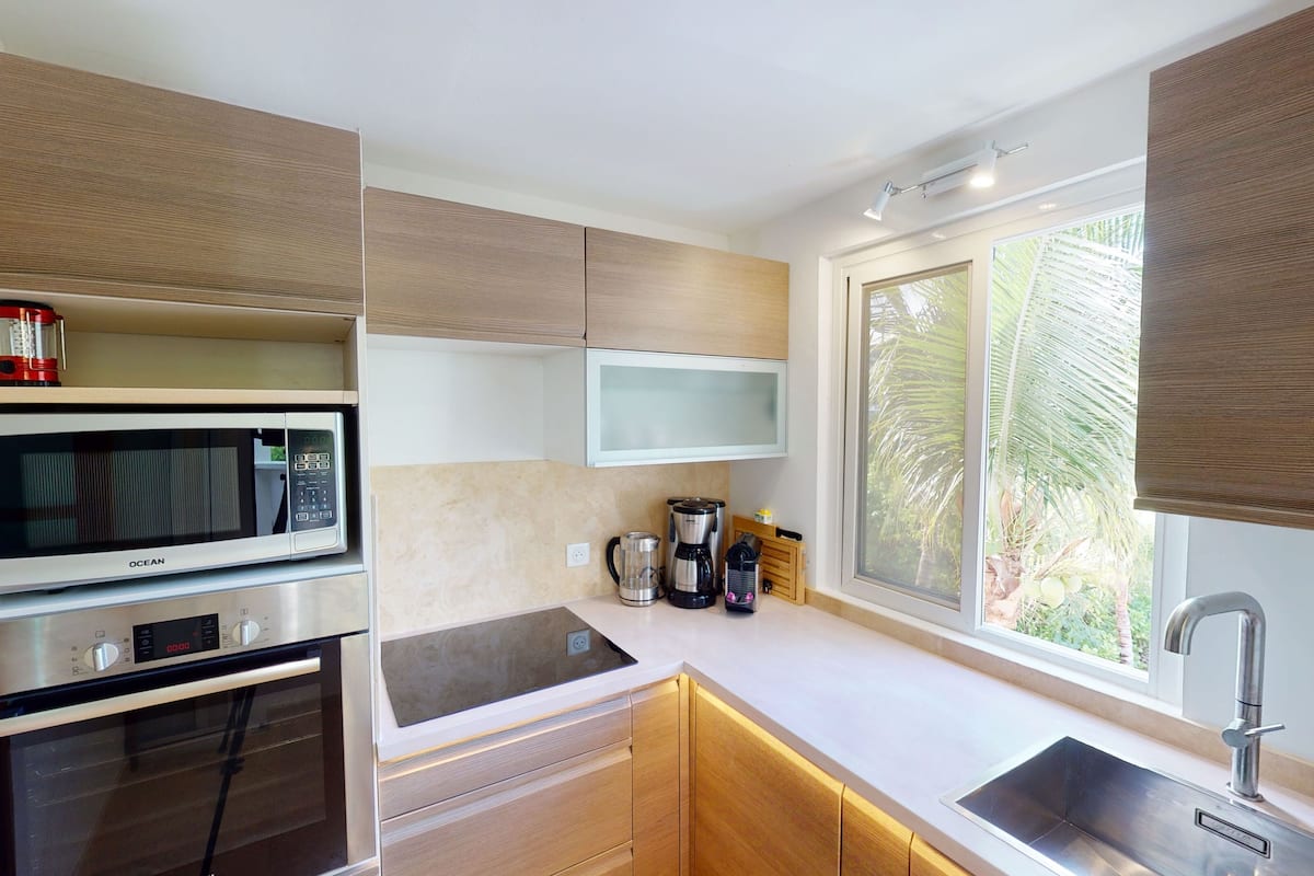 comfort studio, 1 bedroom (laguna) | private kitchen | fridge, microwave