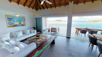 Suite panorámica, 2 habitaciones, vistas al mar (Elisee) | Vistas del balcón
