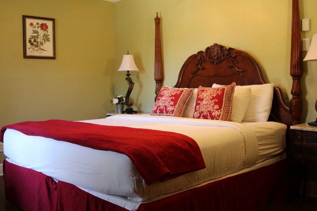 room 6 william augustus bowles (one king bed) | premium bedding, blackout curtains, iron/ironing board, free wifi