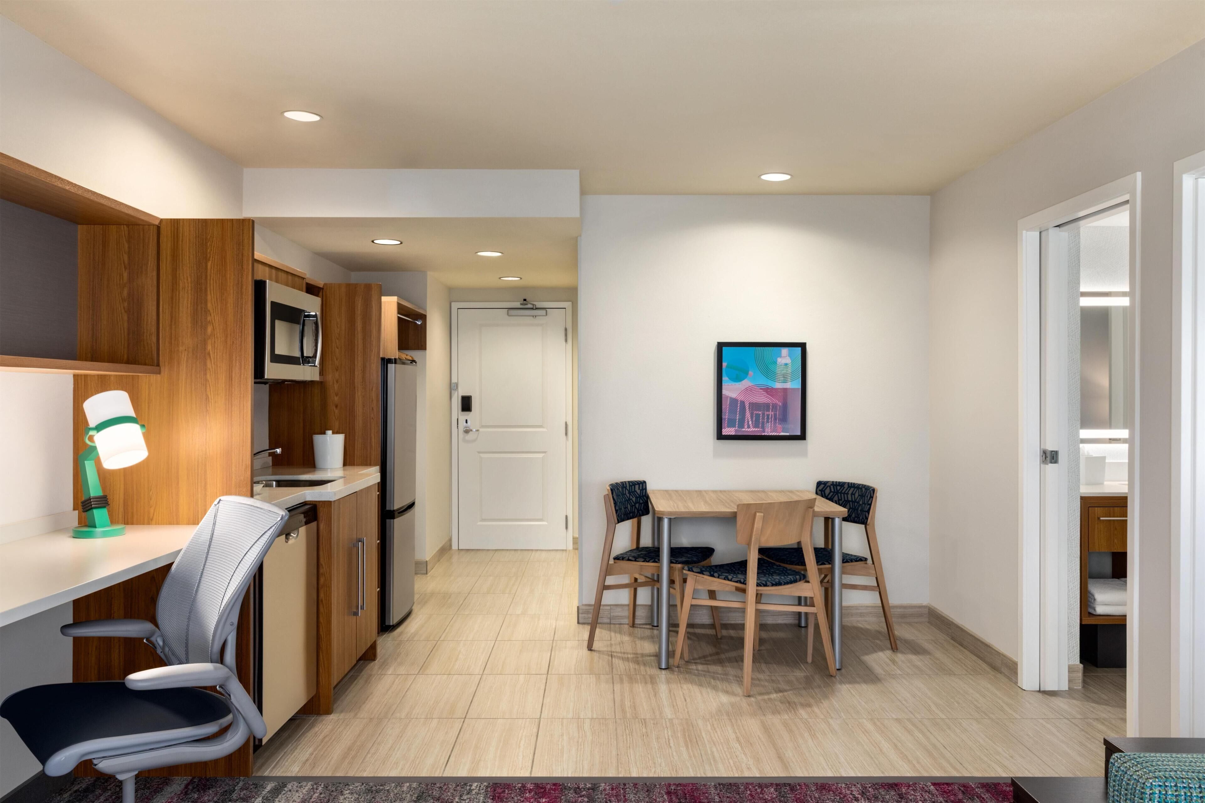 Full-size fridge, microwave, dishwasher, coffee/tea maker