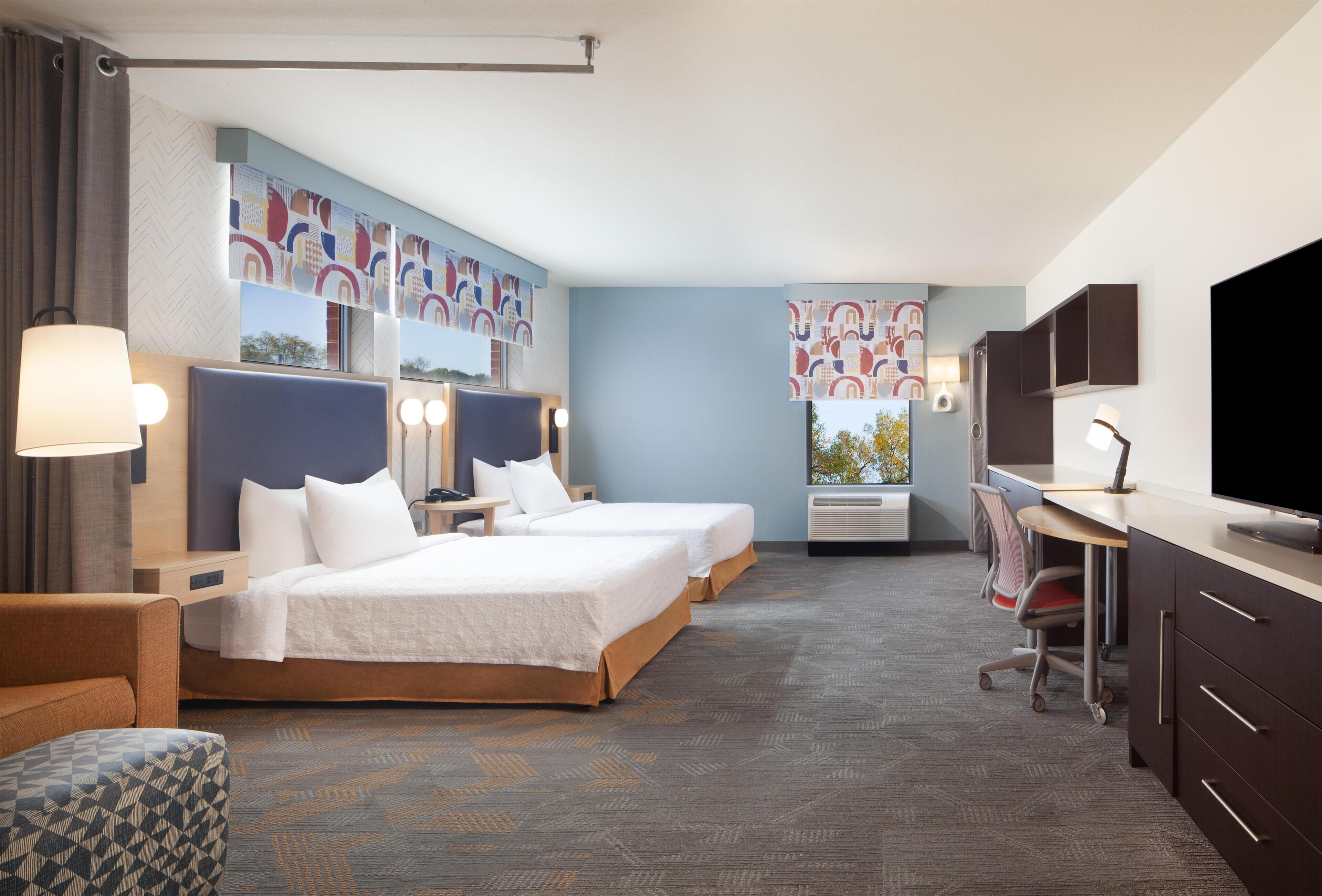 Studio, 2 Queen Beds, Accessible, Bathtub