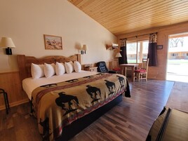 Deluxe Room, 1 King Bed | Down comforters, desk, laptop workspace, free cribs/infant beds