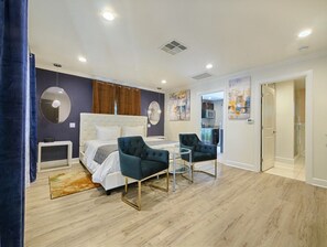 Luxury Room, 1 King Bed, Pool View | Premium bedding, pillowtop beds, iron/ironing board, free WiFi