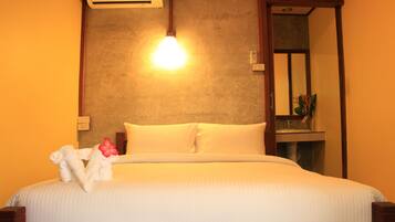 Standard Room | Minibar, blackout curtains, free WiFi