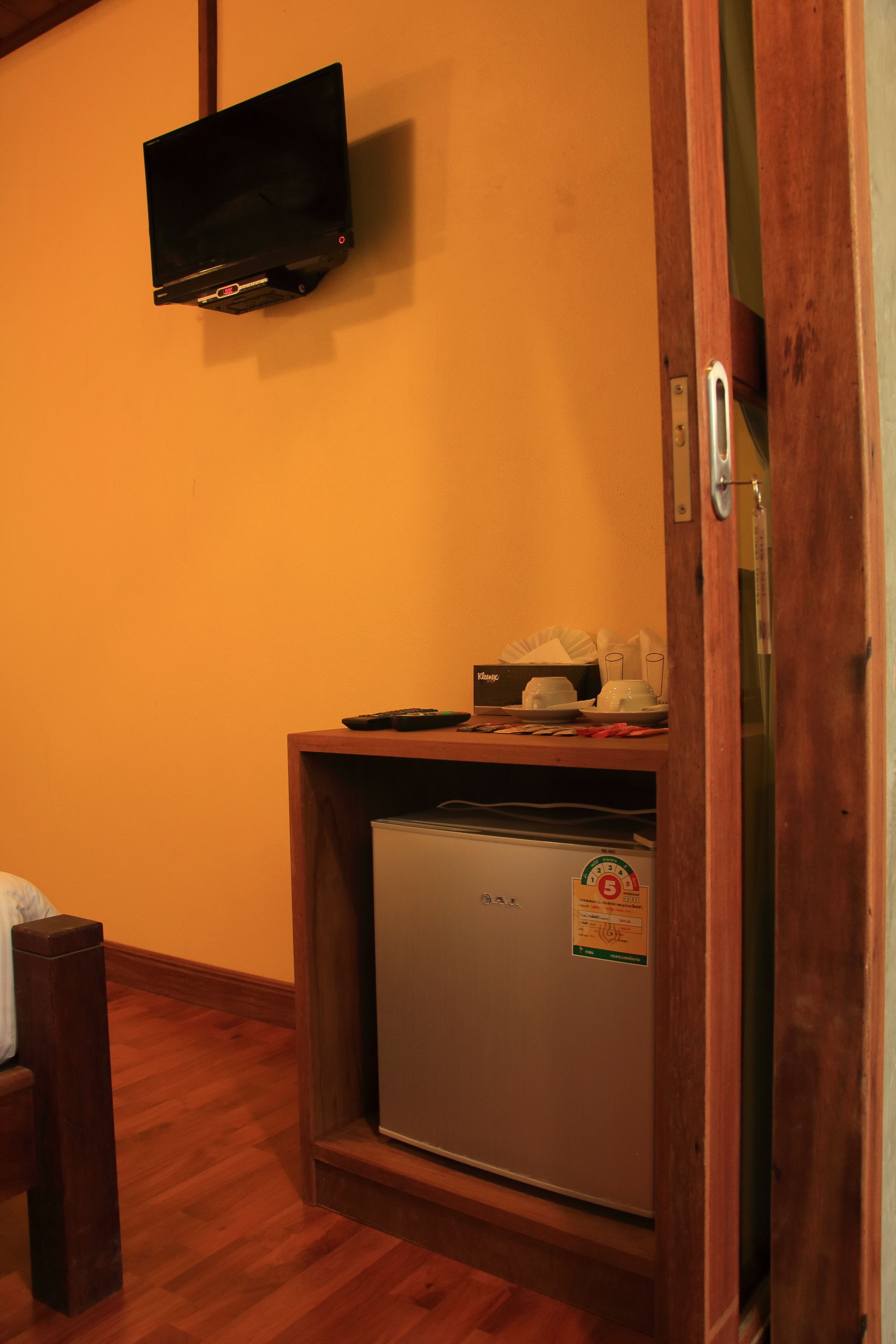 standard room | mini fridge