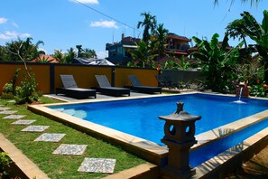Outdoor pool - Swan Inn (Ubud)