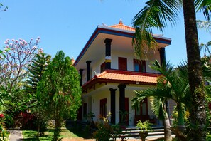 Camera Superior | Facciata della struttura