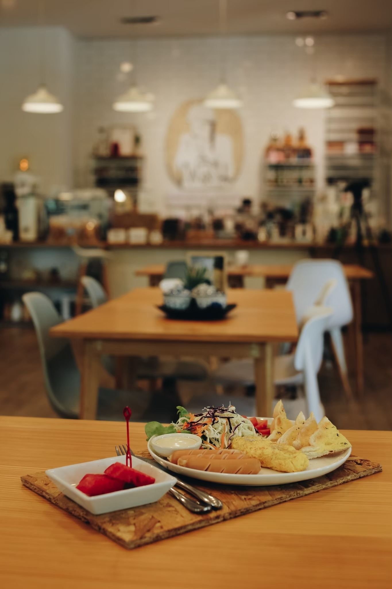 Breakfast, lunch, dinner served; Thai cuisine 