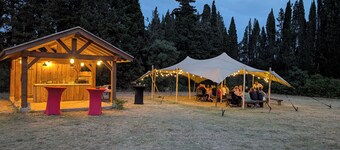 Hotel Les Cabanes Dans Les Bois