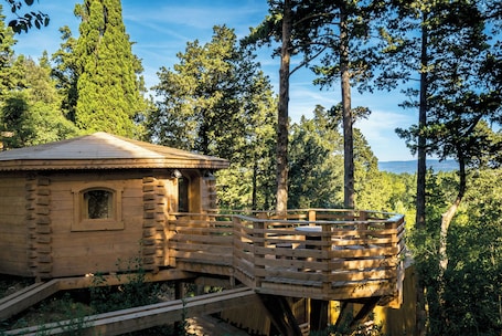Exterior. Hotel Les Cabanes Dans Les Bois