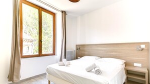 Standard Double Room, Ensuite - Hôtel de la Citadelle (Sisteron)