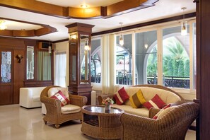 Lobby sitting area - H2 Huahin Residence (Hua Hin)