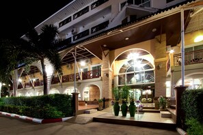 Front of property - H2 Huahin Residence (Hua Hin)