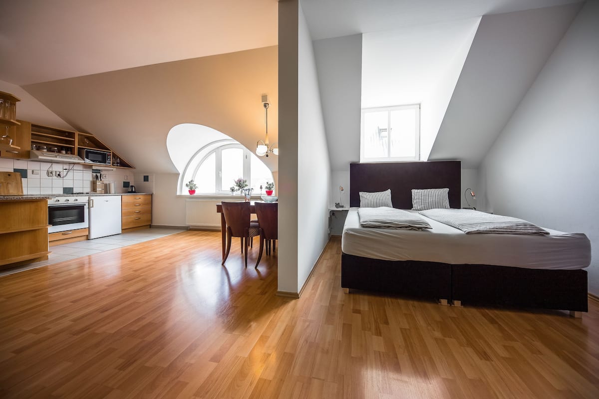 City Studio Suite, Sauna, City View | Room amenity