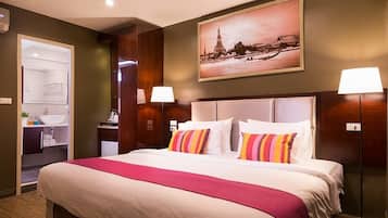 Quarto superior | Escrivaninha, cortinas blackout, Wi-Fi de cortesia, roupa de cama