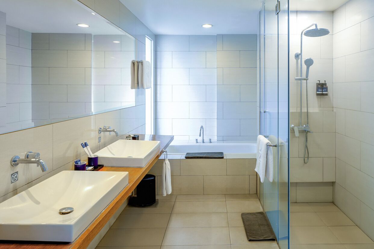 suite | bathroom | shower, free toiletries, towels