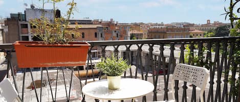 Superior Double Room, Balcony | Living area