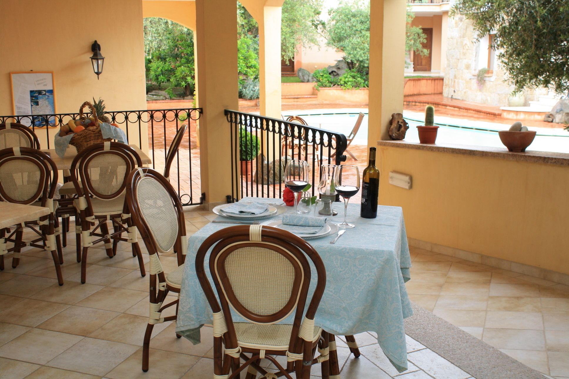 lunch and dinner served, regional cuisine