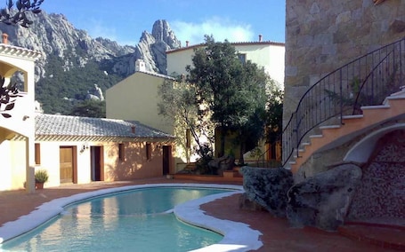 Exterior. Hotel San Pantaleo