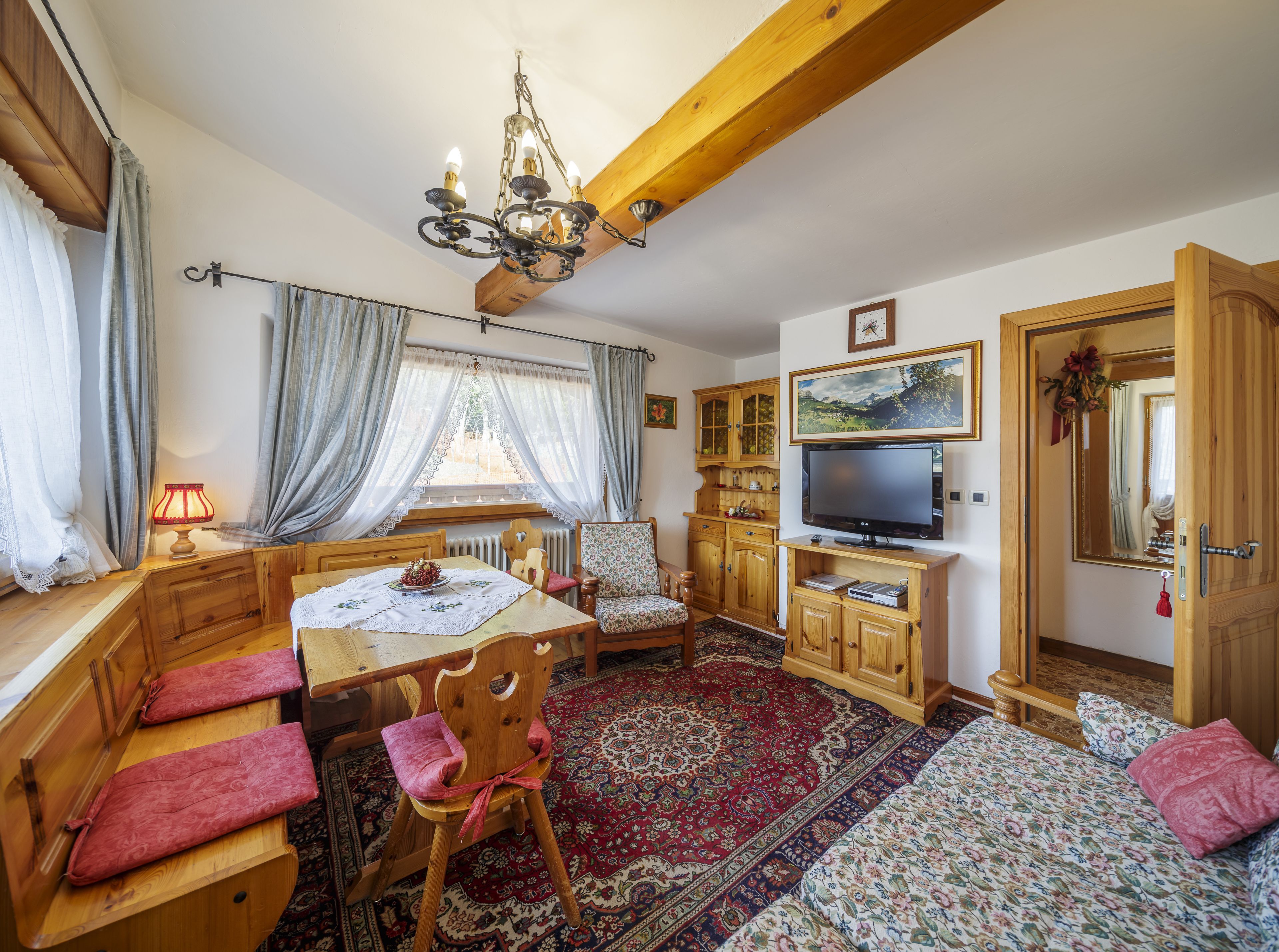 Apartment, 3 Bedrooms | Living room | TV