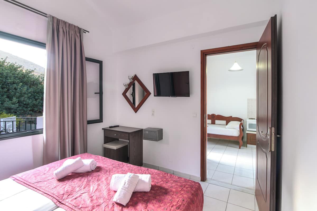 1 slaapkamer, een bureau, gratis wifi, beddengoed