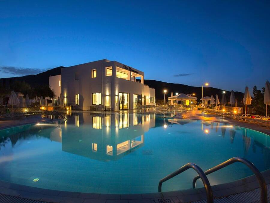 2 outdoor pools, pool umbrellas, sun loungers