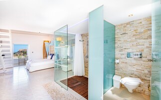 ATHENA | Caja fuerte, wifi gratis, ropa de cama