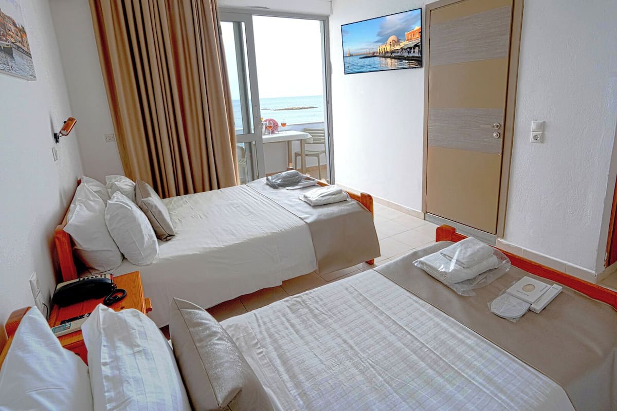 Superior Double Room, Sea View | Premium bedding, in-room safe, free WiFi, bed sheets