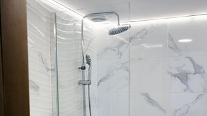 Triple Room, Sea View | Bathroom | Shower, free toiletries, hair dryer, towels - Klinakis Beach Hotel (Chania)