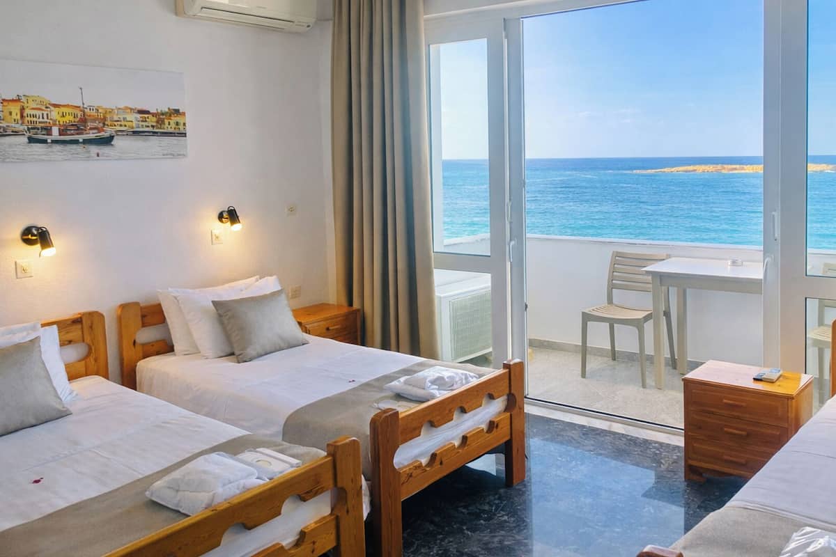 三人房, 海景 | 高級寢具、客房內保險箱、免費無線上網、床單