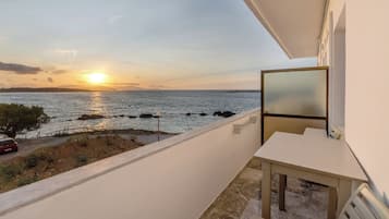 Camera doppia, vista mare parziale | Vista balcone