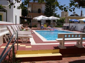 Outdoor pool - Eleni Apartments (10911211) (Hersonissos)