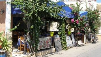 Breakfast, lunch, dinner served; international cuisine