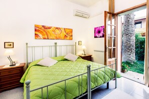 Premium bedding, cribs/infant beds, rollaway beds, free WiFi