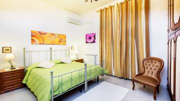 Seprai premium dan tempat tidur bayi (biaya tambahan)