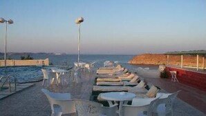 Outdoor pool - Nefertari Hotel Abu Simble (Abu Simbel)