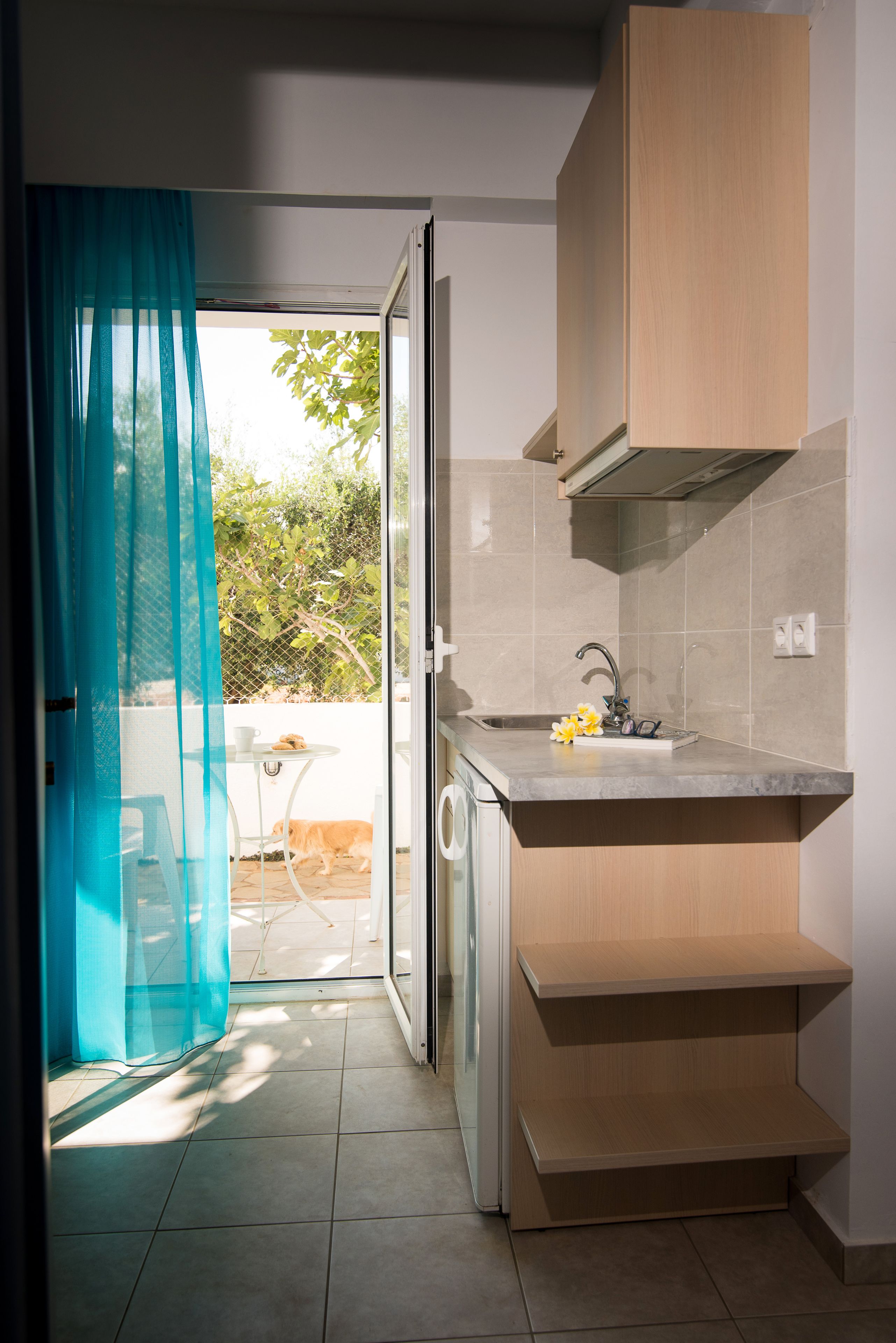 studio | private kitchenette | fridge, stovetop, electric kettle, cookware/dishes/utensils