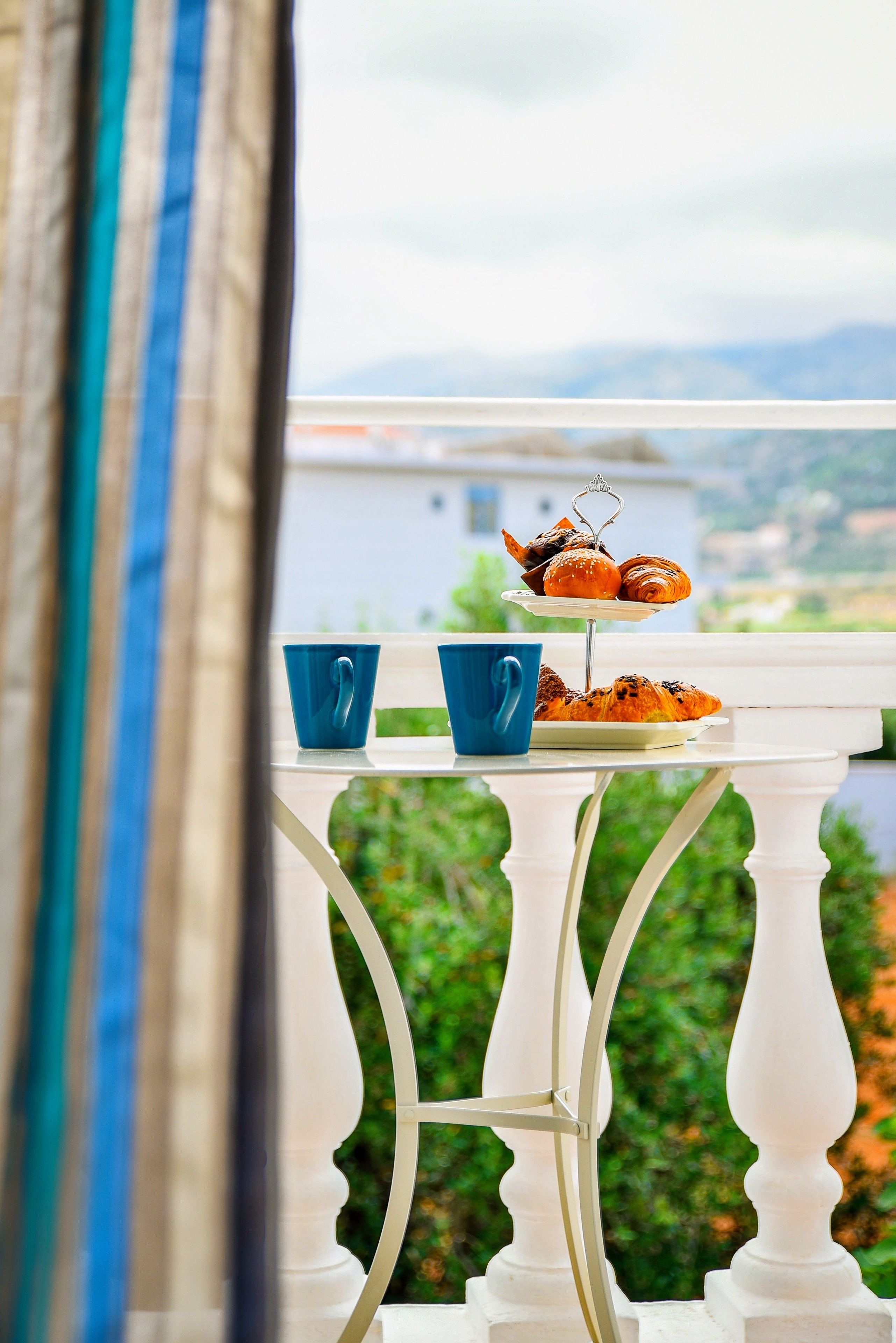 studio | in-room dining