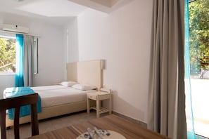 Studio | Zimmersafe, Schreibtisch, Bügeleisen/Bügelbrett, kostenlose Babybetten
