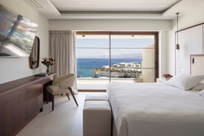2 bedrooms, premium bedding, minibar, in-room safe